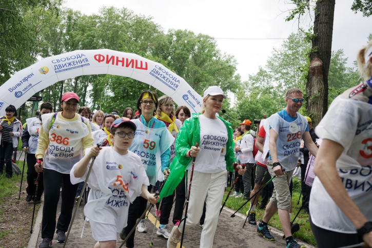 Первый фестиваль скандинавской ходьбы в Казани собрал 2,5 тысячи человек