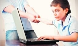 Как оторвать ребенка от компьютера?