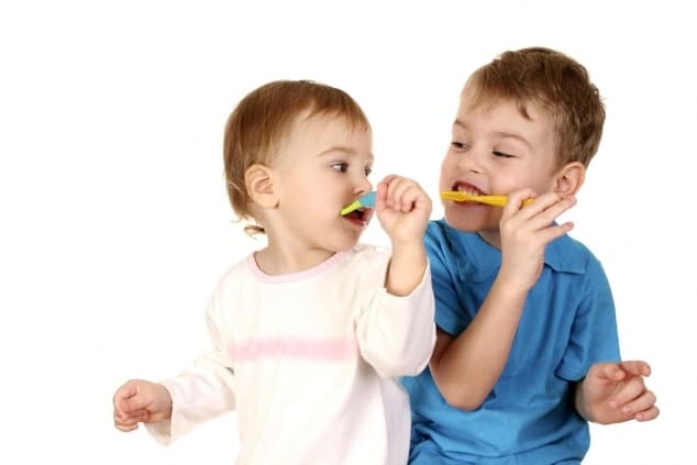 Чистим зубы у беззубых младенцев - как и главное зачем