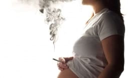 Так ли вреден алкоголь и прием лекарств во время беременности?