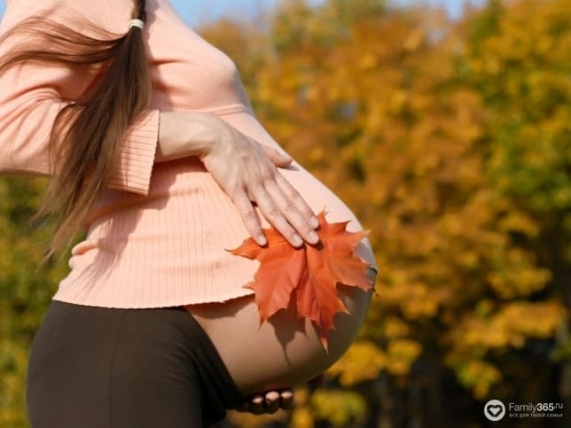 Что надо знать беременной женщине об уходе за собой осенью?