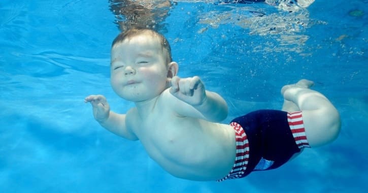 ​Раннее плавание - это единственный вид спорта для младенца