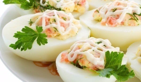 25 вариантов начинки для фаршированных яиц