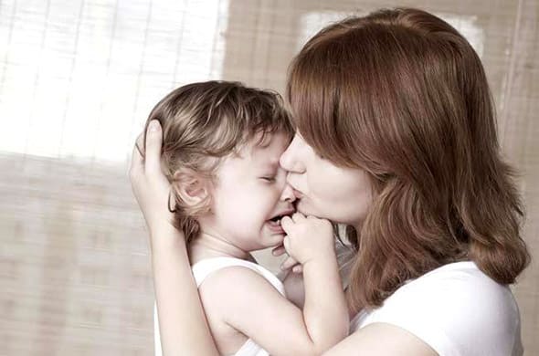 Что делать, если малыш плачет при расставании с мамой?